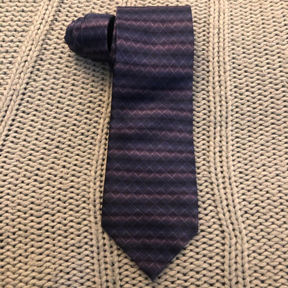 DKNY Purple Geometric Print Silk Tie - Picture 2 of 6